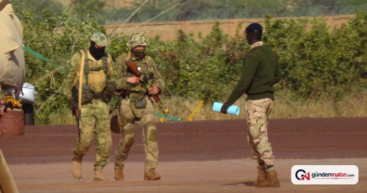Mali'deki hava saldırısında sekiz sivilin öldürüldüğü iddia edildi
