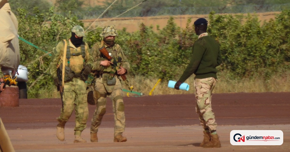 Mali'deki hava saldırısında sekiz sivilin öldürüldüğü iddia edildi