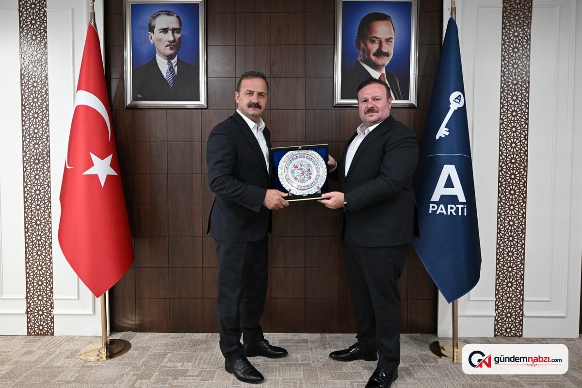 Ağıralioğlu, Öz İplik İş Sendikası heyetini kabul etti