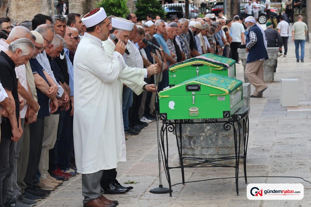 Amasya ve Manisa'da yürek yakan tesadüf: Anne ve oğlu 2 saat arayla öldü