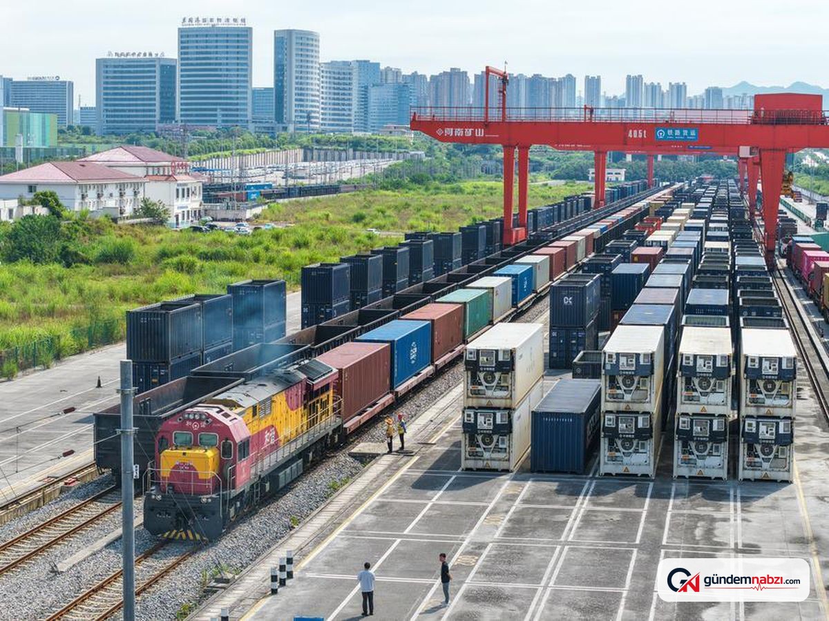 Çin'in Chongqing kentinde kara-deniz koridoru seferleri arttı