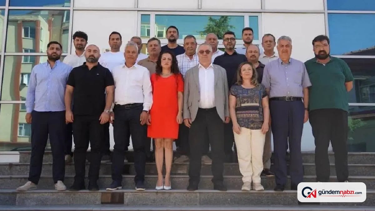 Balıkesir'de CHP'li Edremit Belediye başkanı ve 19 meclis üyesi istifa etti