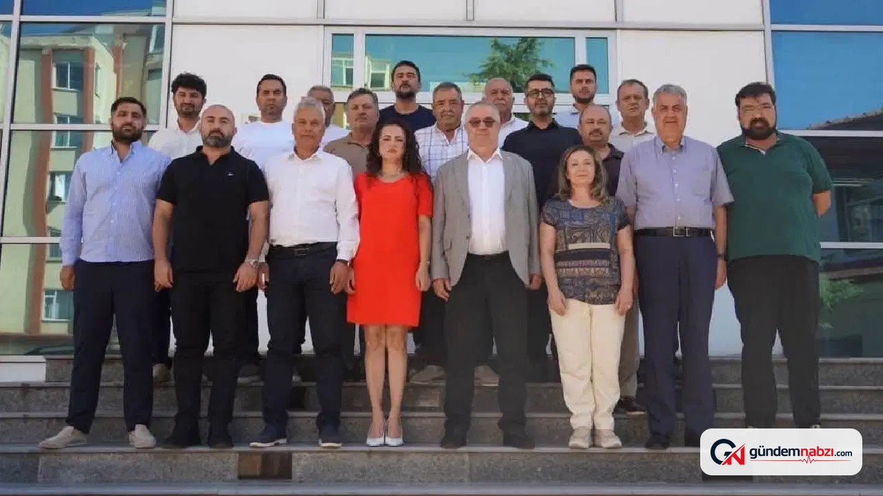 Balıkesir'de CHP'li Edremit Belediye başkanı ve 19 meclis üyesi istifa etti