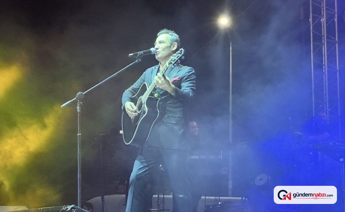 Niğde'de festival sahnesinde Ferhat Göçer rüzgarıesti