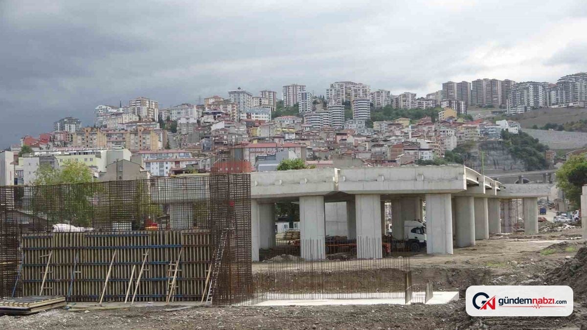 Trabzon'da Değirmendere viyadüğü inşaatında siluet belirginleşiyor