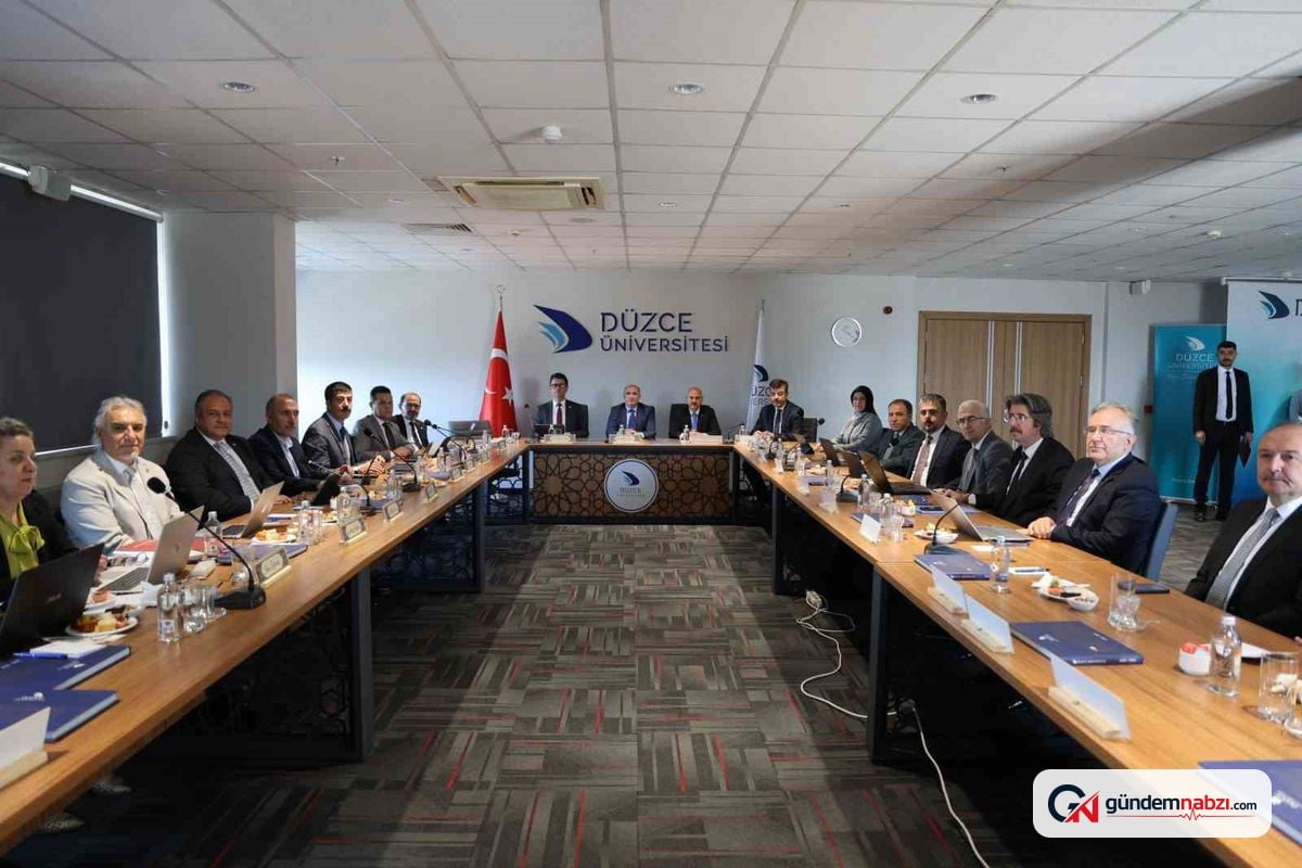 Düzce'de yapılan ÜAK toplantısında görev değişimi