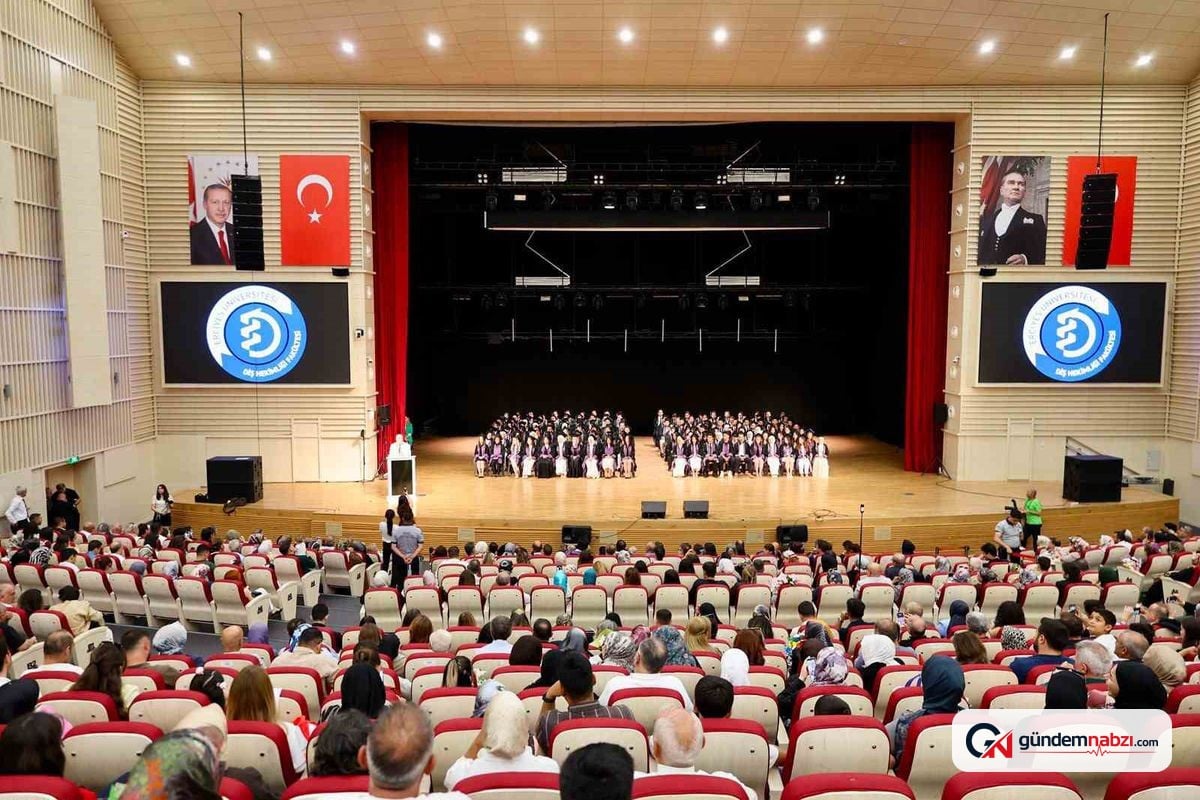 Kayseri'de ERÜ Diş hekimliği öğrencileri mezuniyet sevinci yaşadı
