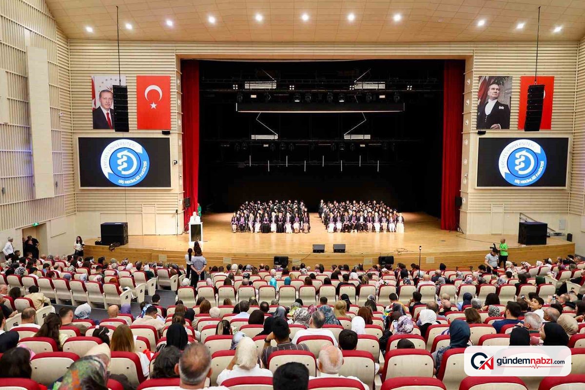 Kayseri'de ERÜ Diş hekimliği öğrencileri mezuniyet sevinci yaşadı
