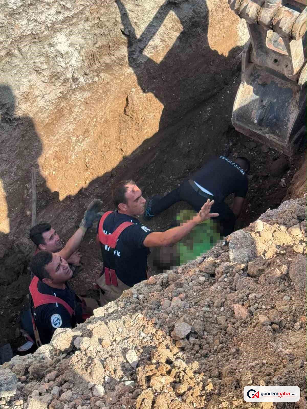 Hatay'da alt yapı çalışmasında toprak kayması: 1 işçi öldü