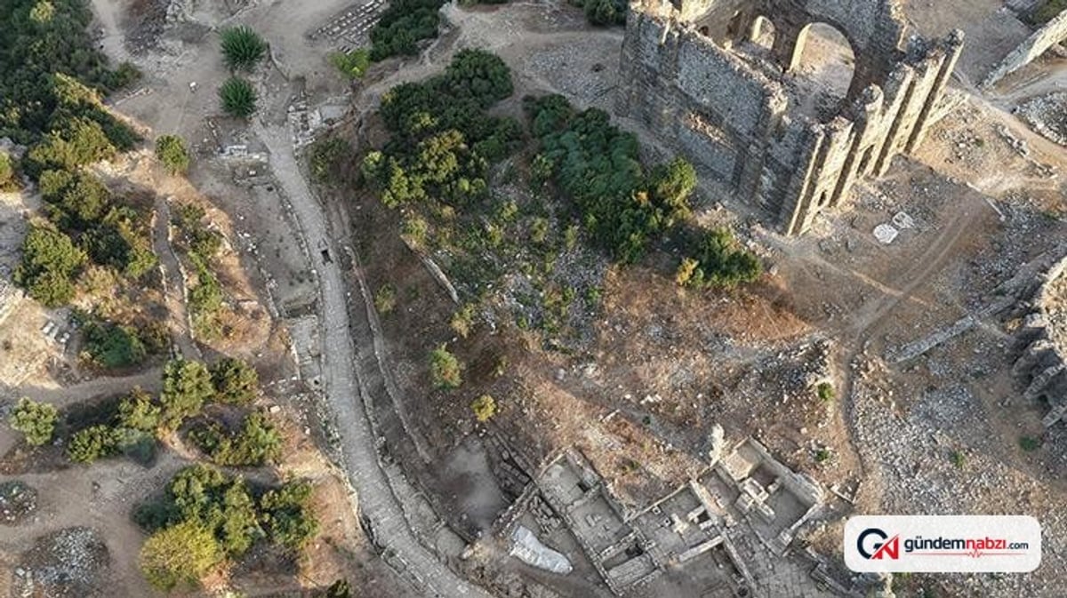 Aspendos'ta 2 bin yıllık Tiyatro Caddesi gün yüzüne çıktı