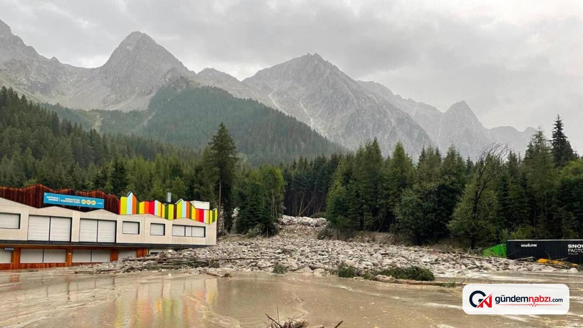 Anterselva Biathlon Arena'yı toprak ve kayalar bastı