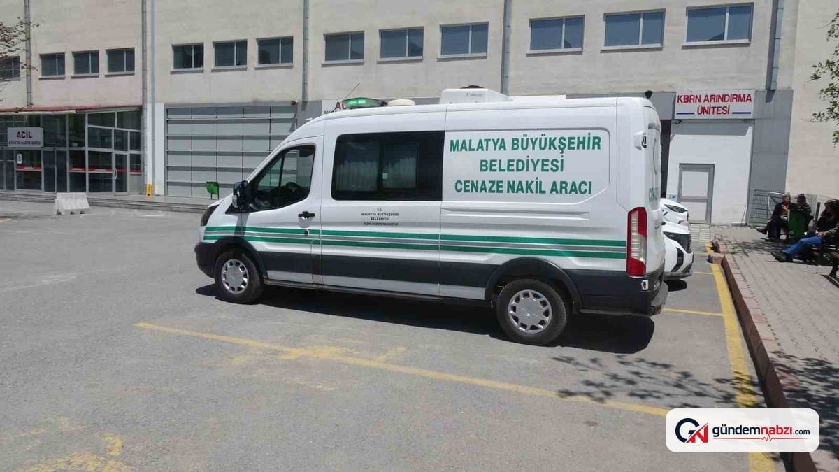 Malatya'da devrilen traktörün sürücüsü hayatını kaybetti