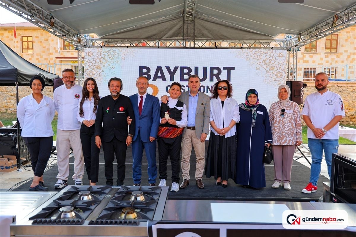 Bayburt'taki gastronomi festivalinde yöresel yemekler yarıştı