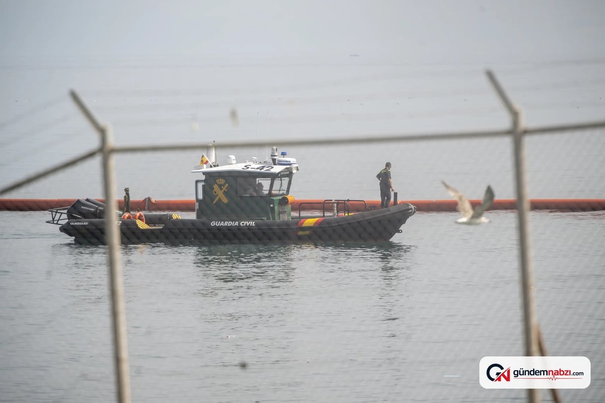 İspanya, düzensiz göçmen geçişini önlemek için deniz bariyeri kurdu