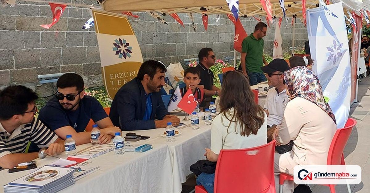 ETÜ, Yakutiye Kent Meydanı'nda tercih standı açtı