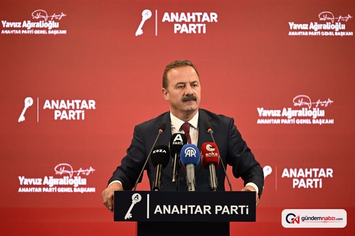 Yavuz Ağıralioğlu: Normal bir kimliğimiz ve merkez olma iddiamız var