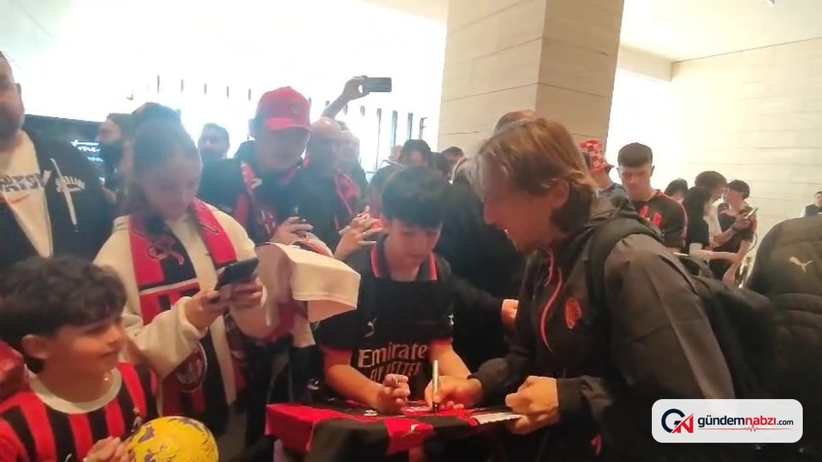 Luka Modric, Perth'te taraftarlarca karşılandı