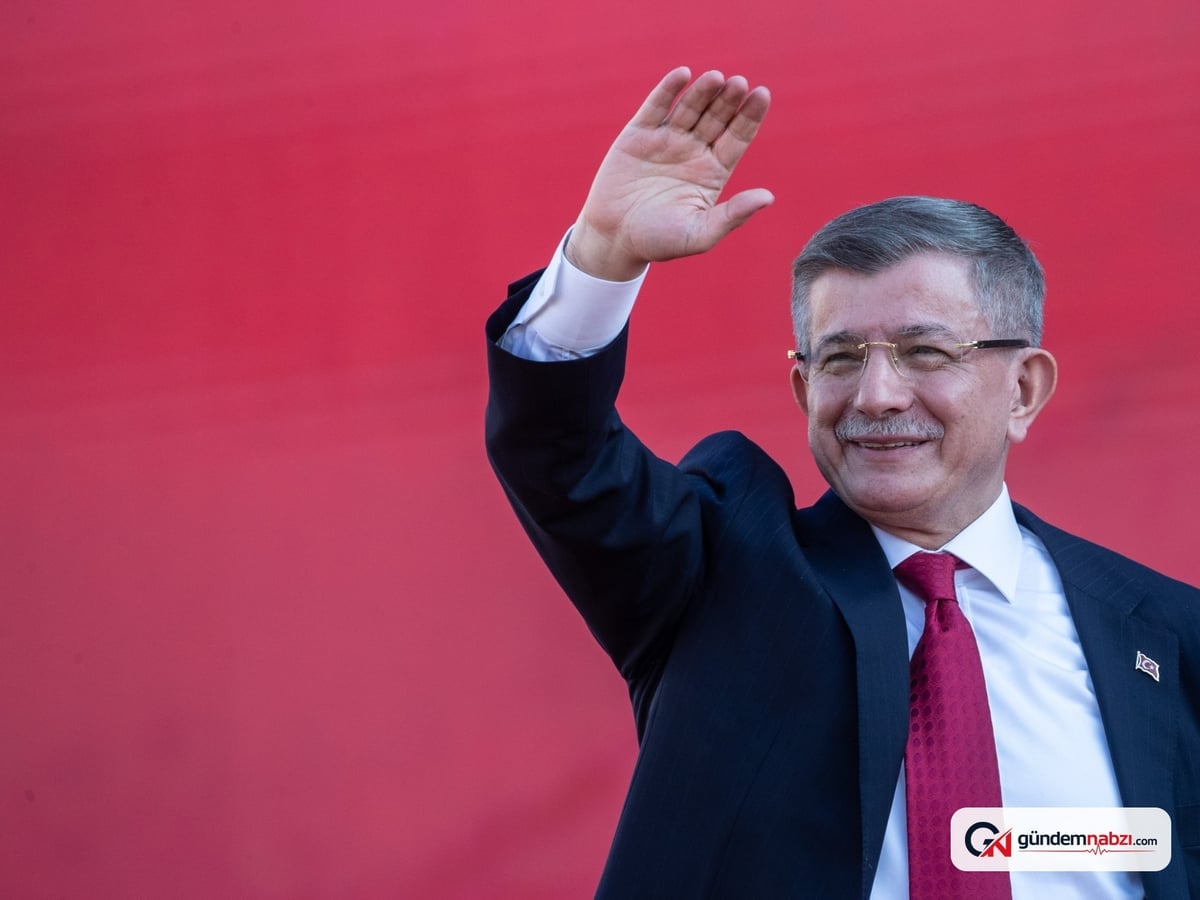 Ahmet Davutoğlu parti siyasetinden çekildiğini açıkladı