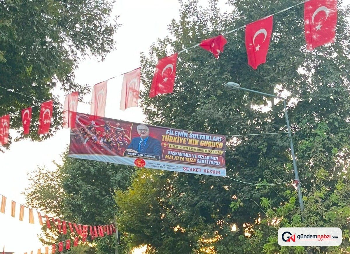 MESOB'dan Filenin Sultanları ve Üstündağ'a kutlama pankartı