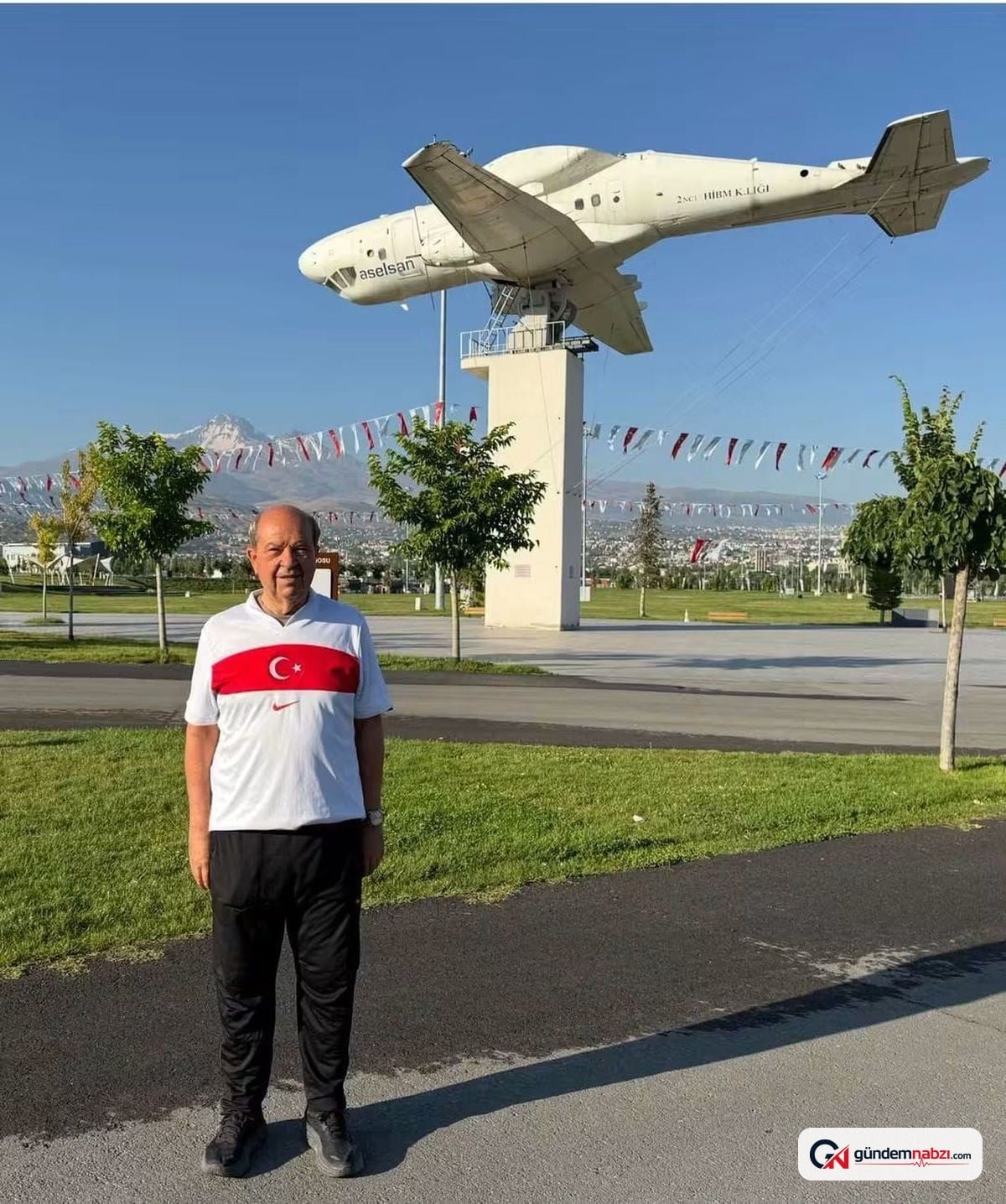 Ersin Tatar'dan Kıbrıs Barış harekatı hatırası paylaşımları
