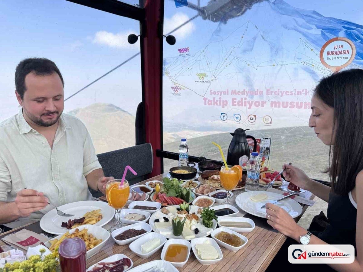 Kayseri'de teleferikte 35 çeşit kahvaltı keyfi