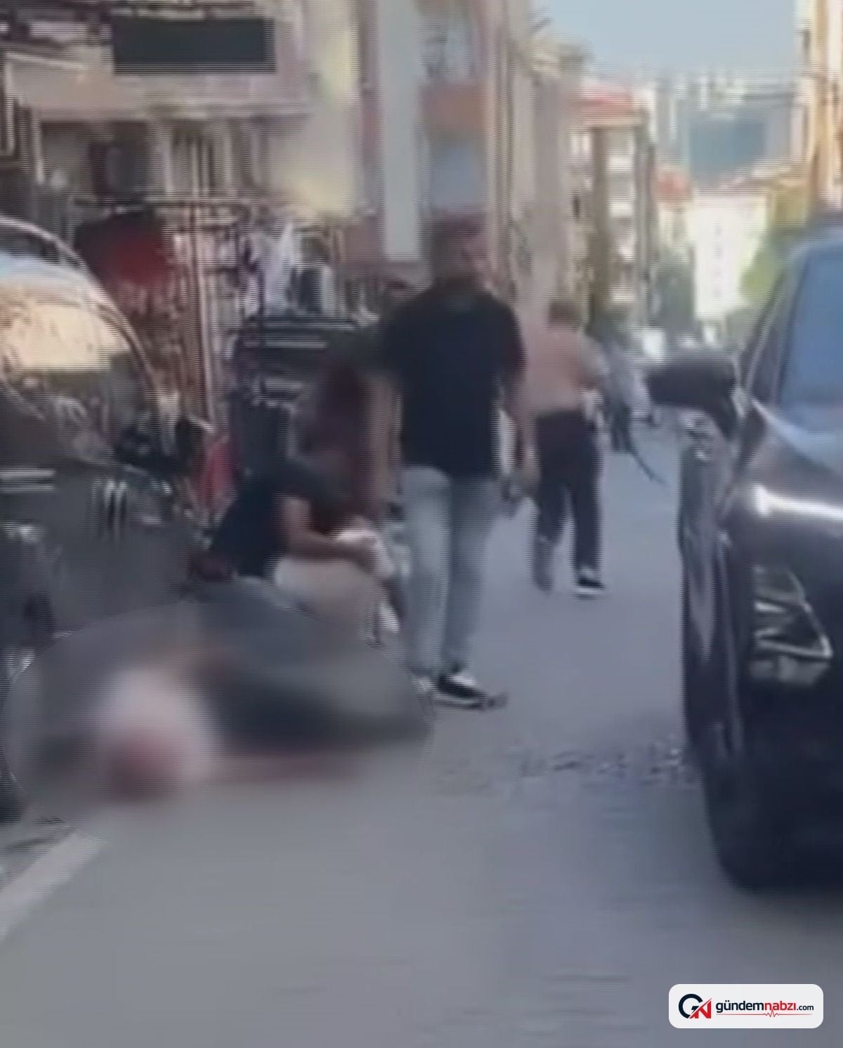 Esenyurt'ta iki grup arasında silahlı kavga: 2 yaralı