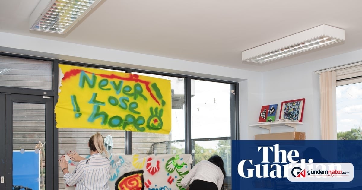NHS mental health trust, 25 milyon sterlin tasarruf için işten çıkarma planlıyor