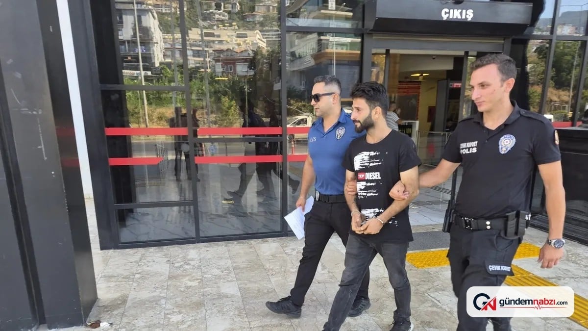 Antalya'da polisten kaçan motosikletli uyuşturucudan tutuklandı