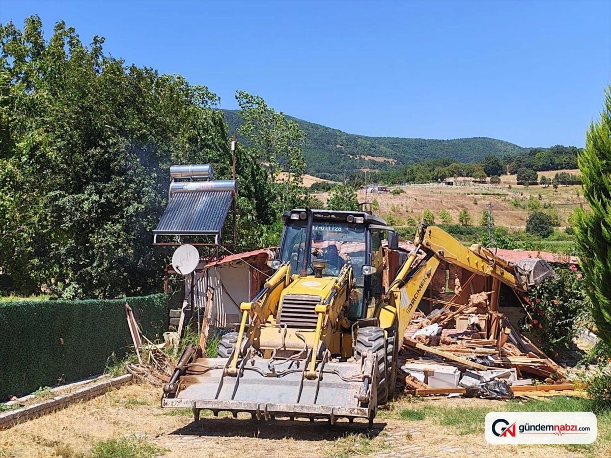Çanakkale'de kaçak yapılaşmaya operasyon: 16 bina yıkıldı