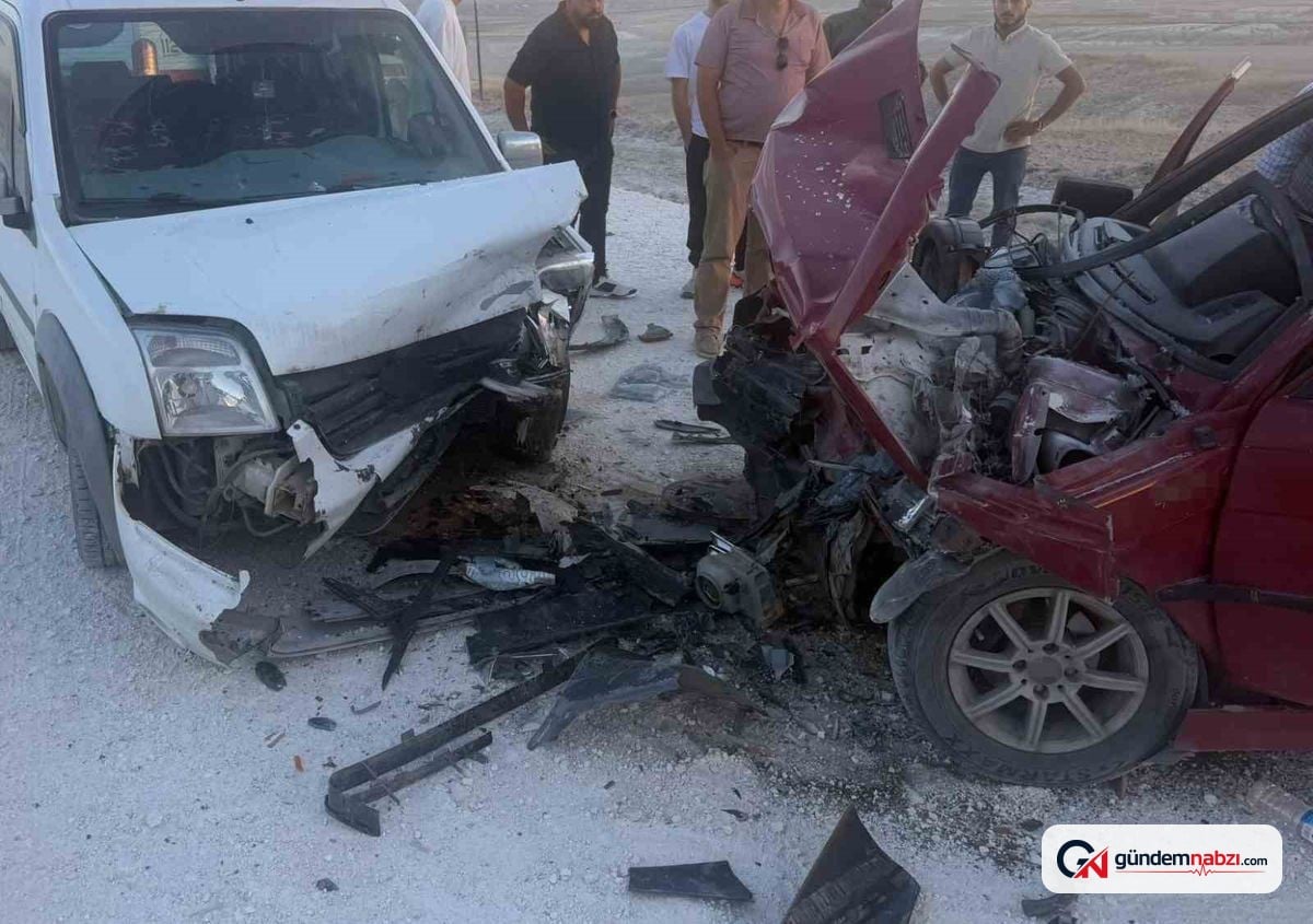 Eskişehir Sivrihisar'da kafa kafaya çarpışma: 63 yaşındaki kadın hayatını kaybetti
