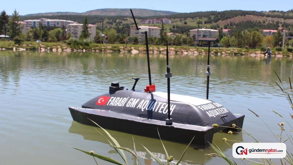 Sivas'ta üniversite öğrencilerinden yerli insansız deniz aracı
