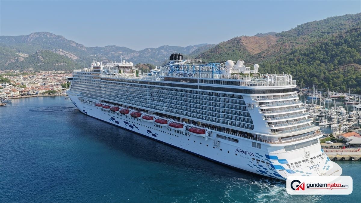 Aroya kruvaziyeri Marmaris'e 3.633 turist getirdi