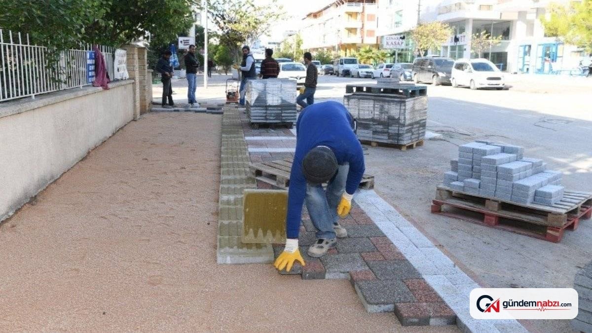 Plastik atıklar kaldırım taşına dönüşüyor