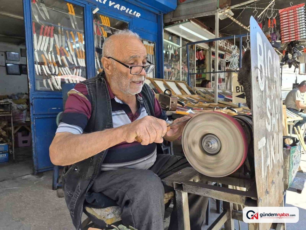82 yaşındaki zanaatkar: Bu işi sevdiğimiz için yapıyoruz
