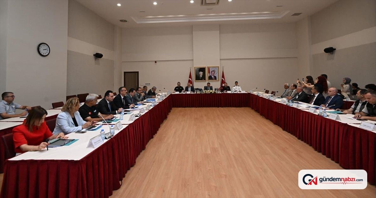 Kocaeli'de güvenlik ve asayiş toplantısı gerçekleştirildi