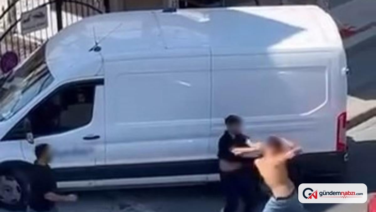 İstanbul'da iki kişinin sokak kavgası kameraya yansıdı