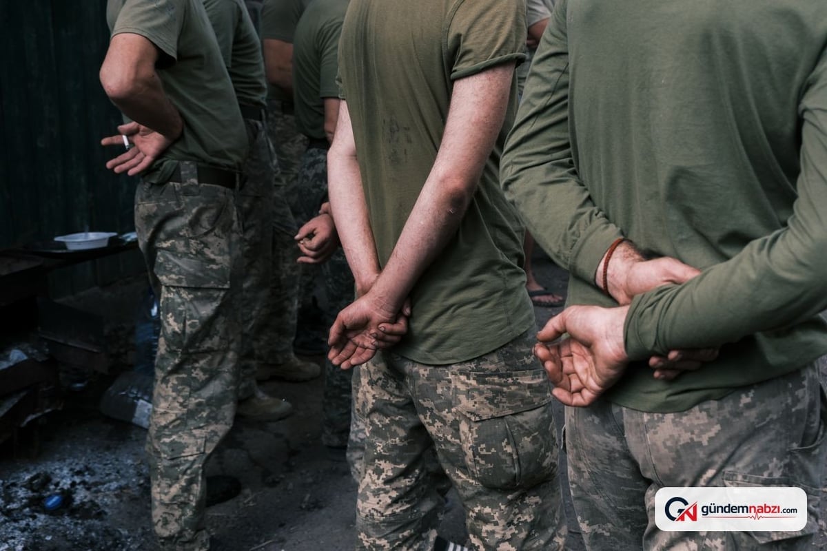 Zelensky, eski mahkum askerlere tam haklar tanıyan yasayı imzaladı