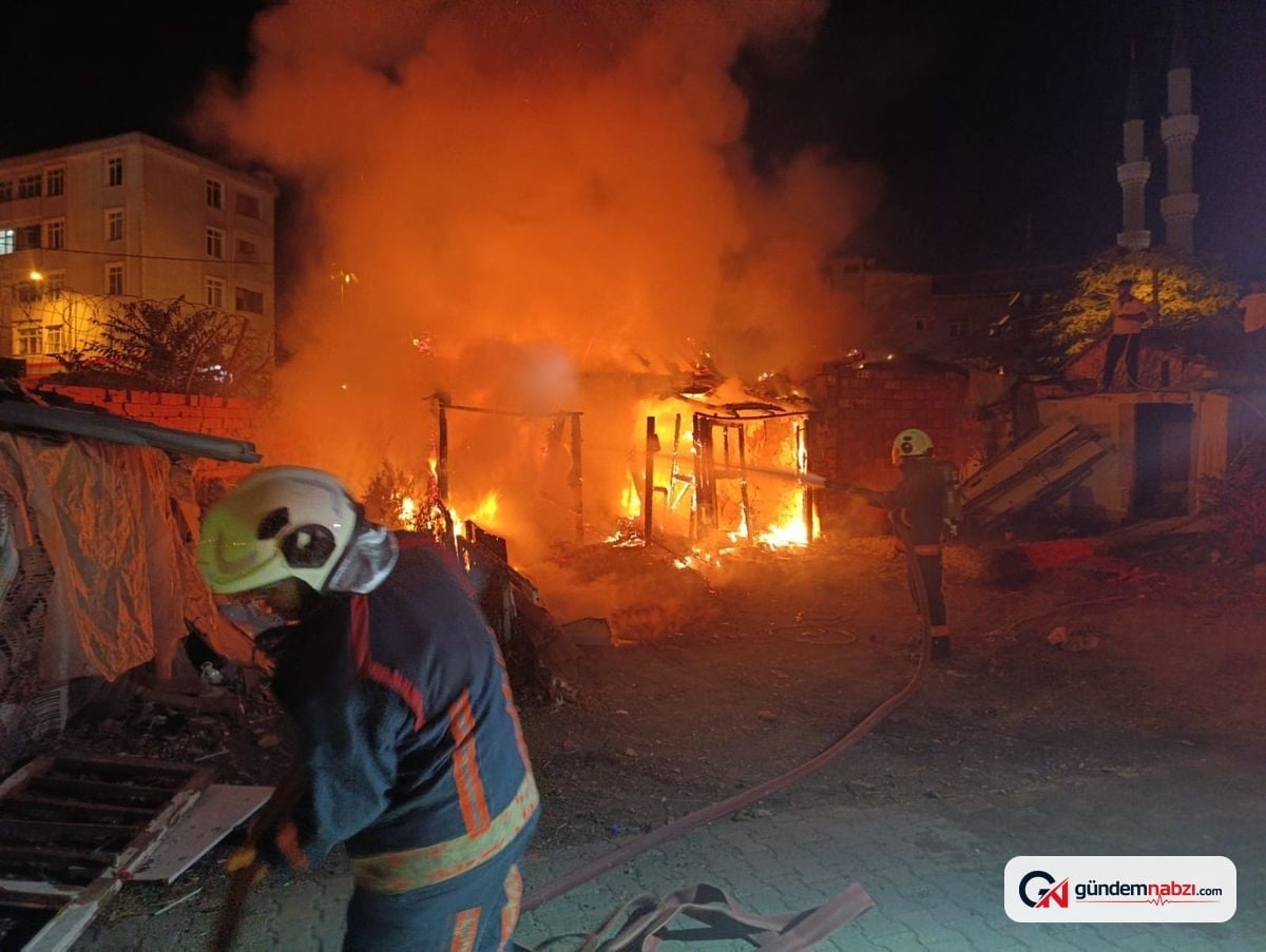 Edirne'de metruk evde yangın çıktı