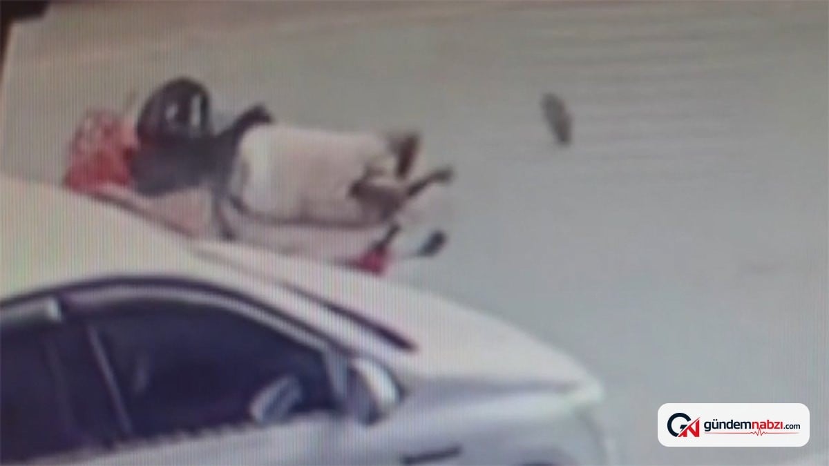 Adana'da otomobil kapısına çarpan motosikletli ağır yaralandı