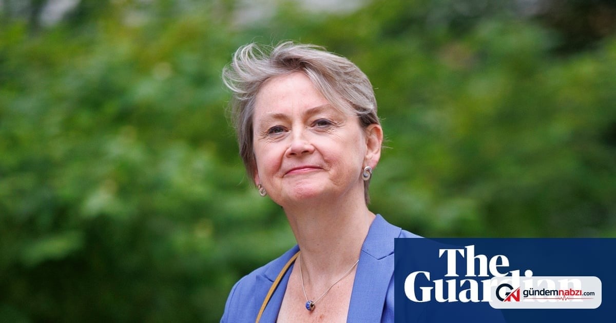 Yvette Cooper: Kadınlar ideal doğum baskısı hissetmemeli