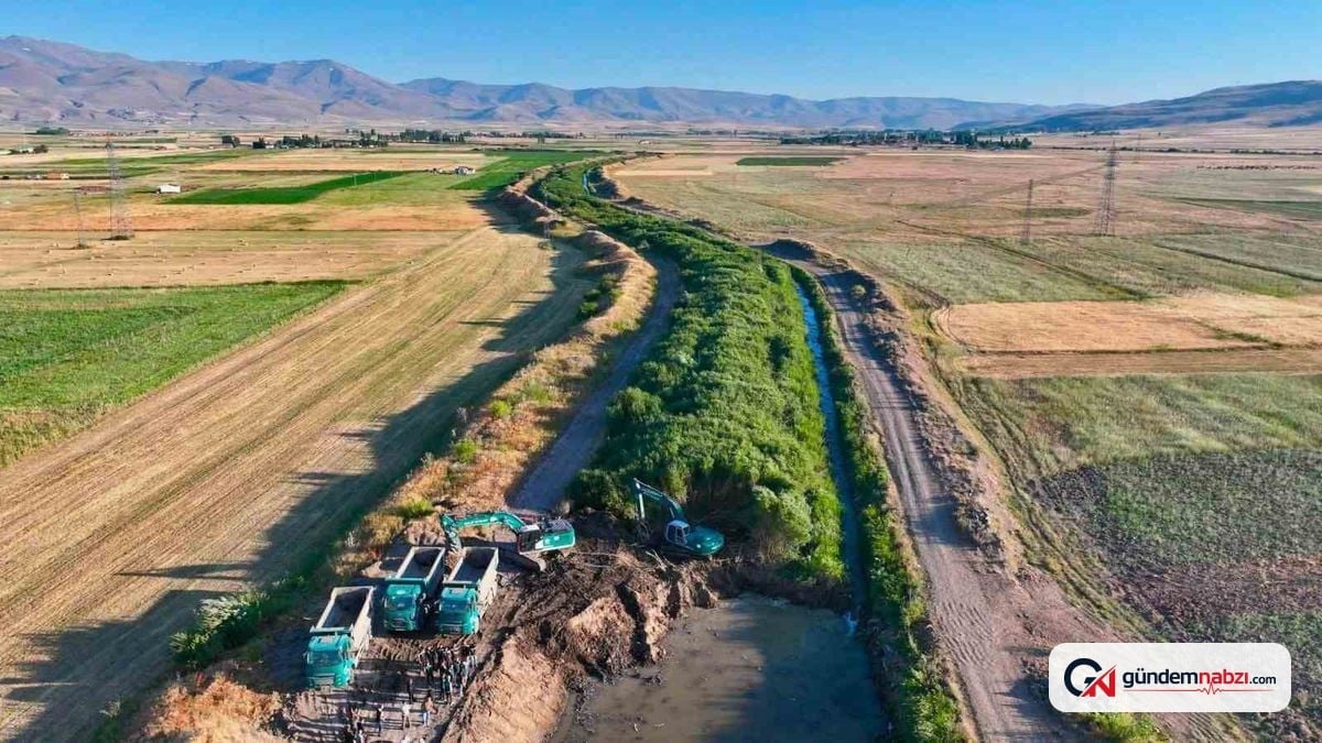 Erzincan'da 30 bin hektarlık arazi toplulaştırma projesi devam ediyor