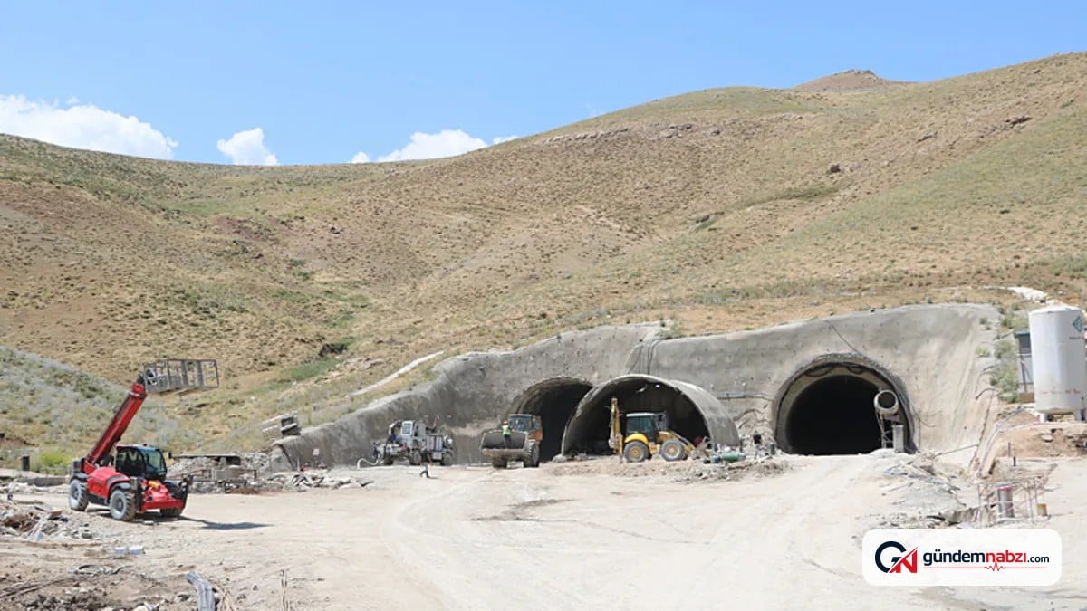 Hakkari Yüksekova'daki T2 tünelinde çalışmalar hızla devam ediyor