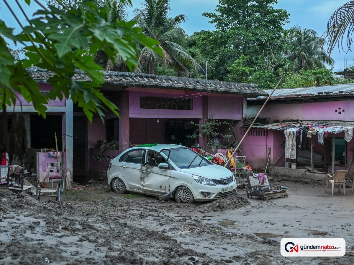 Hindistan'da muson yağmurları can aldı: 100'den fazla ölü