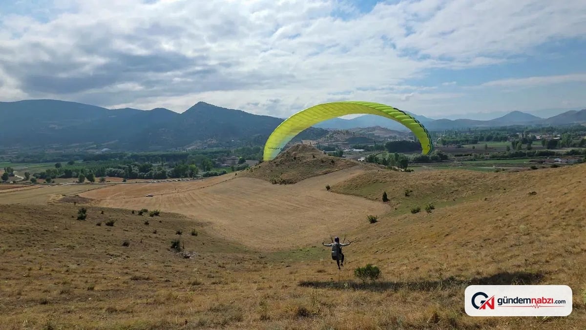 Tokat Turhal'da yamaç paraşütü başlangıç eğitimi tamamlandı