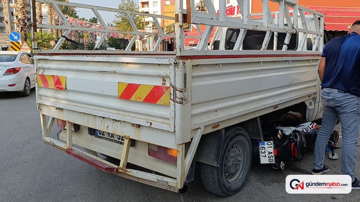 Adana Kozan'da pikap ile motosiklet çarpıştı: 1 yaralı