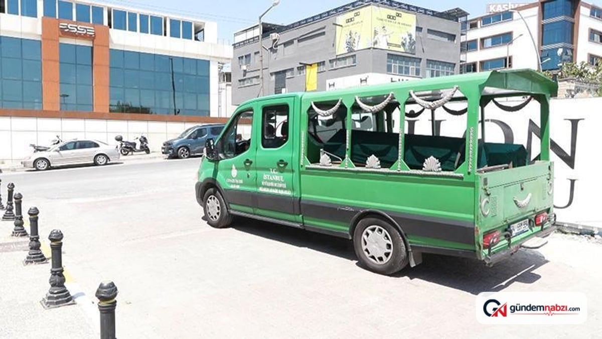Küçükçekmece'de trafik kazasında ölen polis memurunun cenazesi alındı