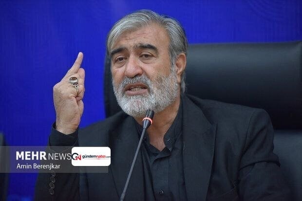 İranlı milletvekili ABD'yi bölgeden çıkarmakla tehdit etti