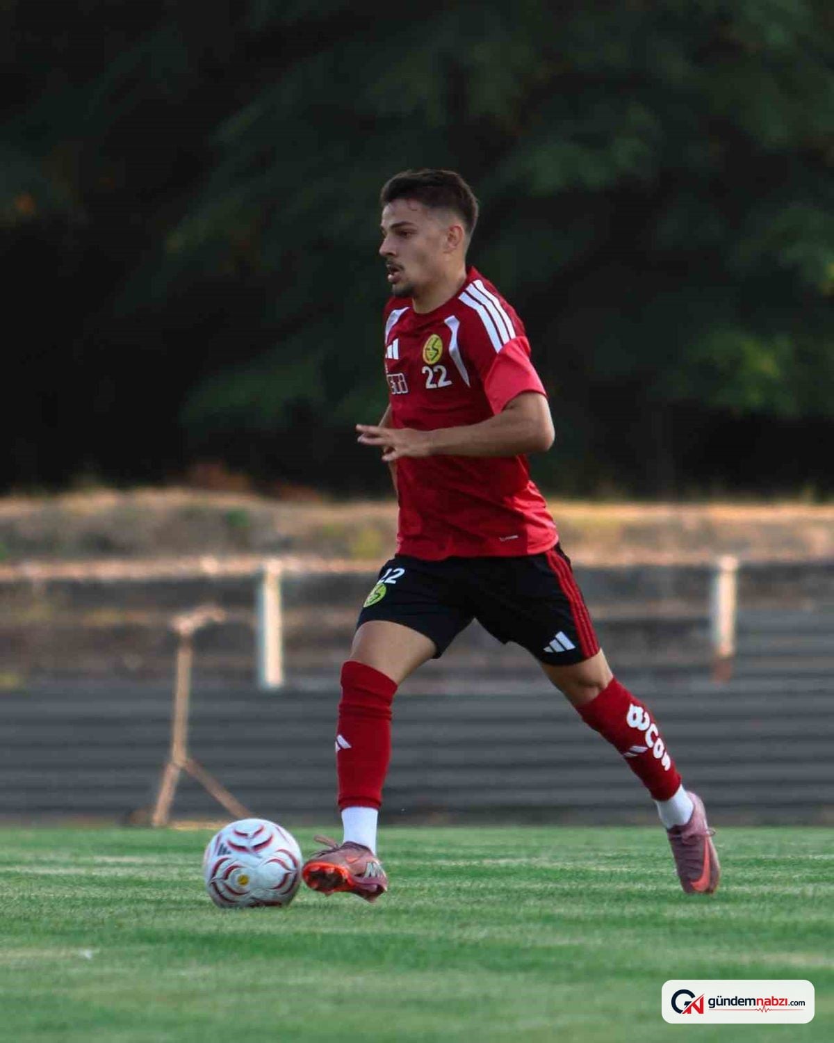 Eskişehirspor, U19 takımıyla hazırlık maçı yaptı