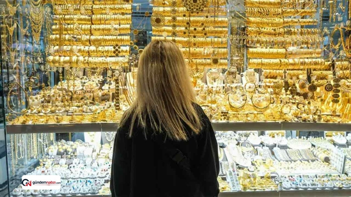 Altın yatırımcıları İstanbul'da alım yaptı