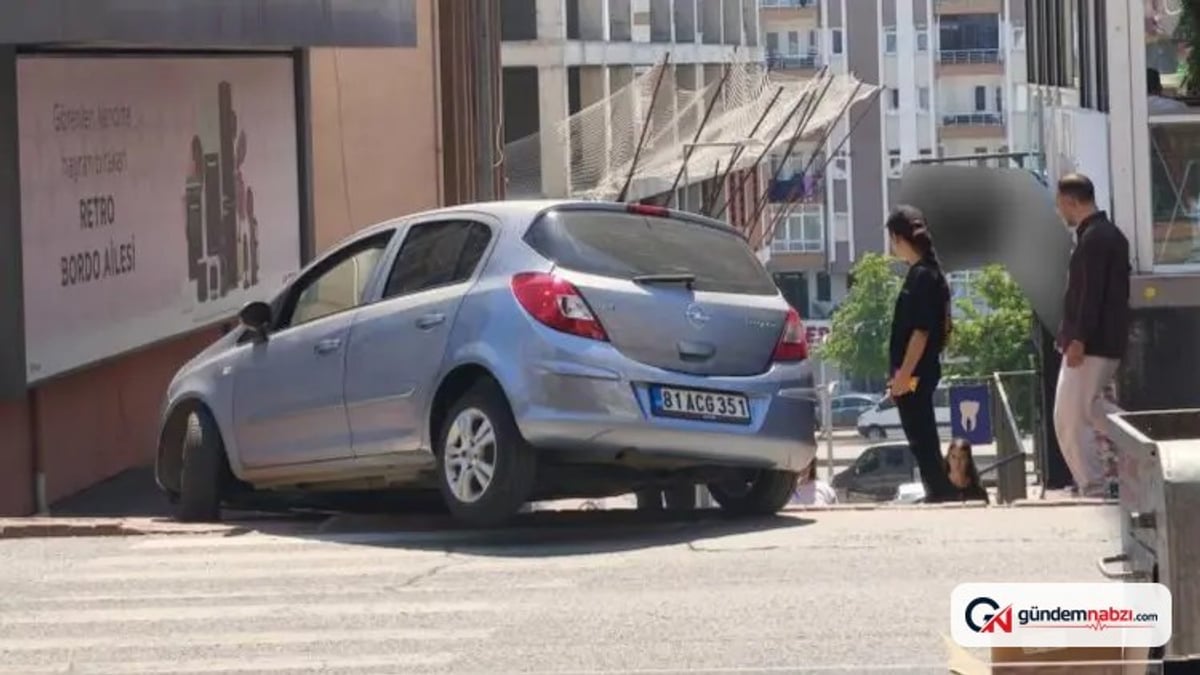Navigasyon kurbanı sürücü merdivenlerde mahsur kaldı